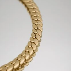 Mae Flat Curb Chain -Prya Store MaeChainNecklaceclose up