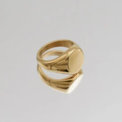 Classic Gold Signet Ring -Prya Store P1250164