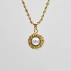 Esme Pearl Round Necklace