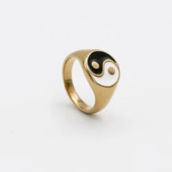 Yin Yang Signet Ring -Prya Store P1370372