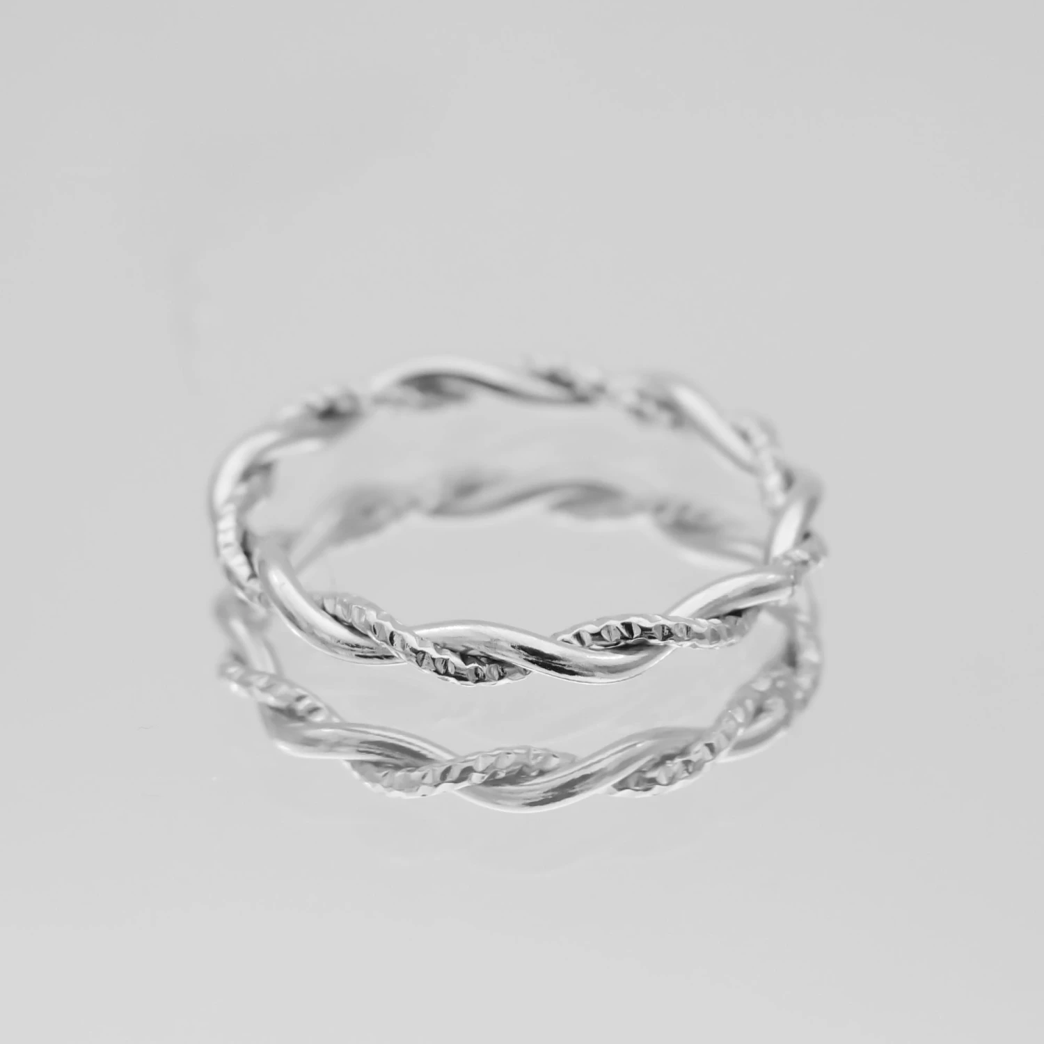 Aicha Twisted Ring 2 Aicha Twisted Ring - Image 2