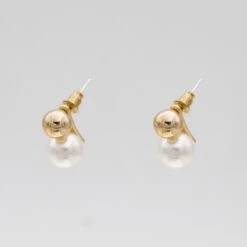 Pia Pearl Stud Earrings