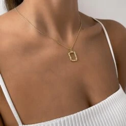 Elise Pendant Necklace -Prya Store PRYAElisePendantNecklace 2