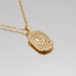 Zodiac Tarot Card Necklace -Prya Store PiscesZodiacTarotCardNecklace Gold 02 PRYA