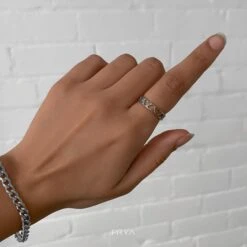 Serena Linked Love Heart Ring -Prya Store SerenaRing LifeStyle Silver 01 PRYA