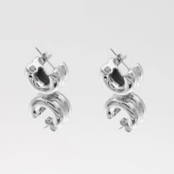 Bonnie Huggie Earrings -Prya Store YaraEarrings 1 2