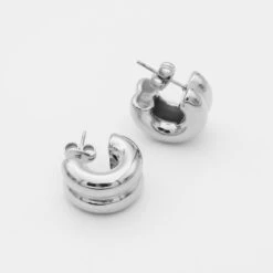 Bonnie Huggie Earrings -Prya Store YaraEarrings 2 2